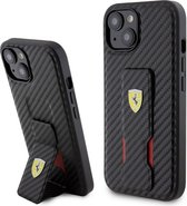 Ferrari Carbon Grip Back Case - Geschikt voor Apple iPhone 15 (6.1") - Zwart