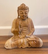 Handgemaakte houten zittende Boeddha