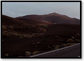 Rustende Reuzen - Lanzarote's Natuurlijke Monumenten - Eenvoud van de Elementen - Fotoposter 70x50 met Lijst