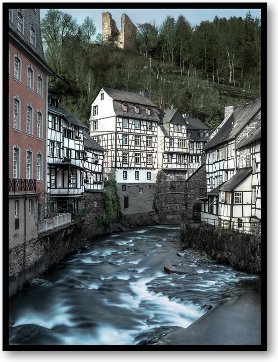 Monschau's Tijdloze Rivier - Fotoposter 30x40 met Lijst