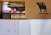 Hobby Bokkie Oosterse Inktschilder set voor Chinese Kalligrafie en Japanse Sumi-e - Inktsteen - Inktstaaf - 12 authentieke penselen - Inktpotje - rijstpapier - tekendoos - schilderdoos - wate