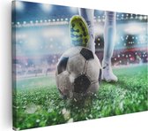 Artaza Canvas Schilderij Voetbalspeler Met De Bal In Het Stadion - 30x20 - Klein - Foto Op Canvas - Canvas Print