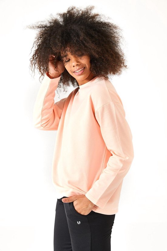 thin sweat shirt