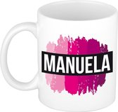 Manuela naam cadeau mok / beker met roze verfstrepen - Cadeau collega/ moederdag/ verjaardag of als persoonlijke mok werknemers