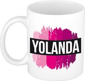 Yolanda naam cadeau mok / beker met roze verfstrepen - Cadeau collega/ moederdag/ verjaardag of als persoonlijke mok werknemers