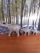 Jolie statue grise de 3 éléphants d'affilée