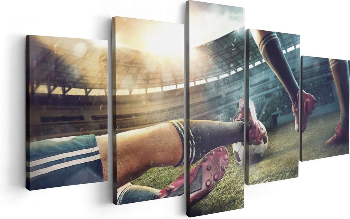 Artaza Canvas Schilderij Vijfluik Voetbal Sliding In Het Stadion - 100x50 - Foto Op Canvas - Canvas Print