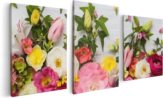 Artaza Canvas Schilderij Drieluik Bloemen Op Een Witte Houten Achtergrond - 120x60 - Foto Op Canvas - Canvas Print