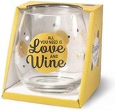 Wijn - water glas / All you need is love and wine  / wijnglas / waterglas / leuke tekst / moederdag / vaderdag / verjaardag / cadeau