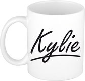 Kylie naam cadeau mok / beker sierlijke letters - Cadeau collega/ moederdag/ verjaardag of persoonlijke voornaam mok werknemers