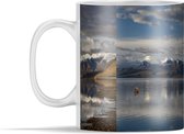 Mok - Indisch Himalayagebergte weerspiegelt in het Manasarovarmeer bij Tibet - 350 ml - Beker
