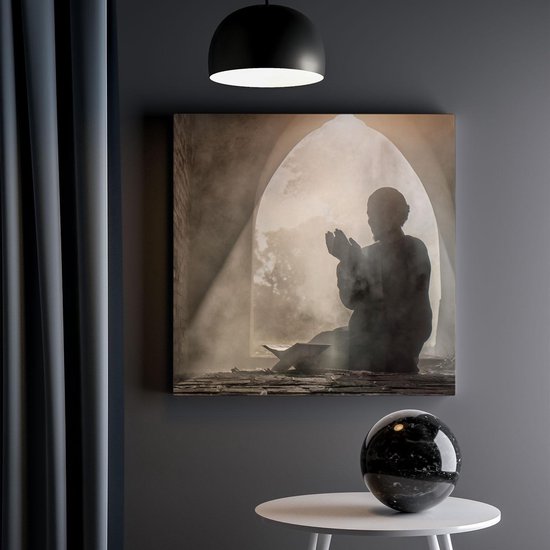 Artaza Peinture sur toile Homme en prière dans une vieille mosquée – 30 x 30 – Klein – Photo sur toile – Impression sur toile