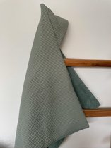 ZoZo handgemaakt-wikkeldeken- wikkeldoek- omslagdoek- baby- kleine wafel - bamboe - donker oud groen