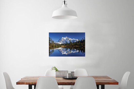 Le lac reflète la montagne dans le parc national des North Cascades affiche 90x60 cm - Tirage photo sur affiche (décoration murale salon / chambre)