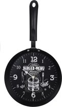Wandklok in de vorm van een koekenpan met tekst Burger Menu - zwart - 38 x 22cm
