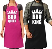 Koppel cadeau set: 1x BBQ King schort zwart heren + 1x BBQ Queen roze dames - Cadeau huwelijk/ bruiloft/ verjaardag