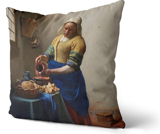 Sierkussens Dutch Design uit Rijksmuseum bij ZenXhome “Het melkmeisje” Vermeer 40X40 inclusief kussens.