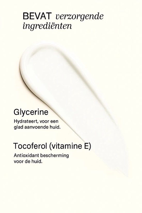 Witte foundation met de tekst 'Bevat verzorgende ingrediënten', 'Glycerine hydrateert' en 'Tocofenol (vitamine E) antioxidant bescherming'.