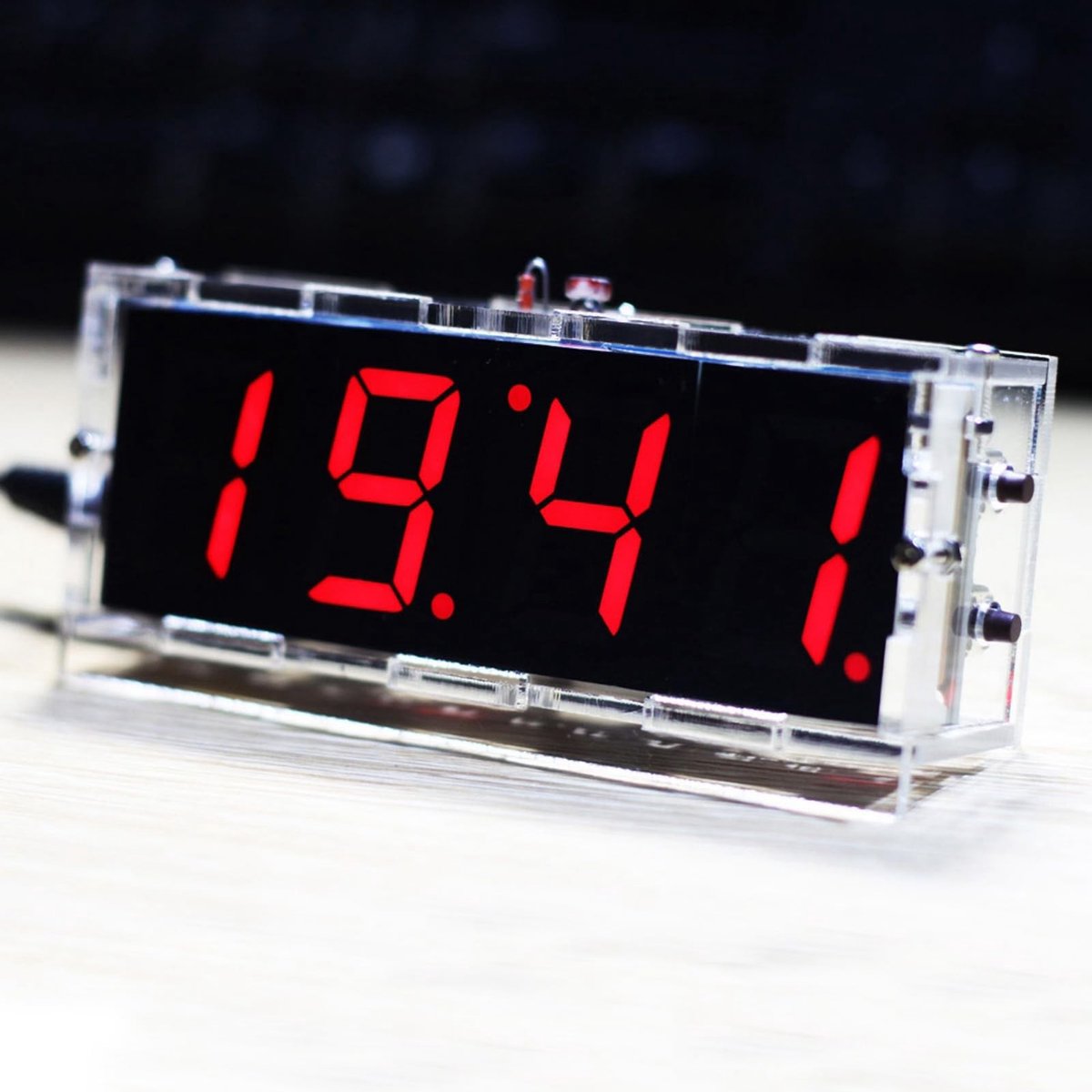 Dailygoods- Digitale Klok 4-Cijferig LED - Alarmfunctie - Timerfunctie - Automatische Weergave - Lichtregeling - Eenvoudig te Installeren - Klokkit
