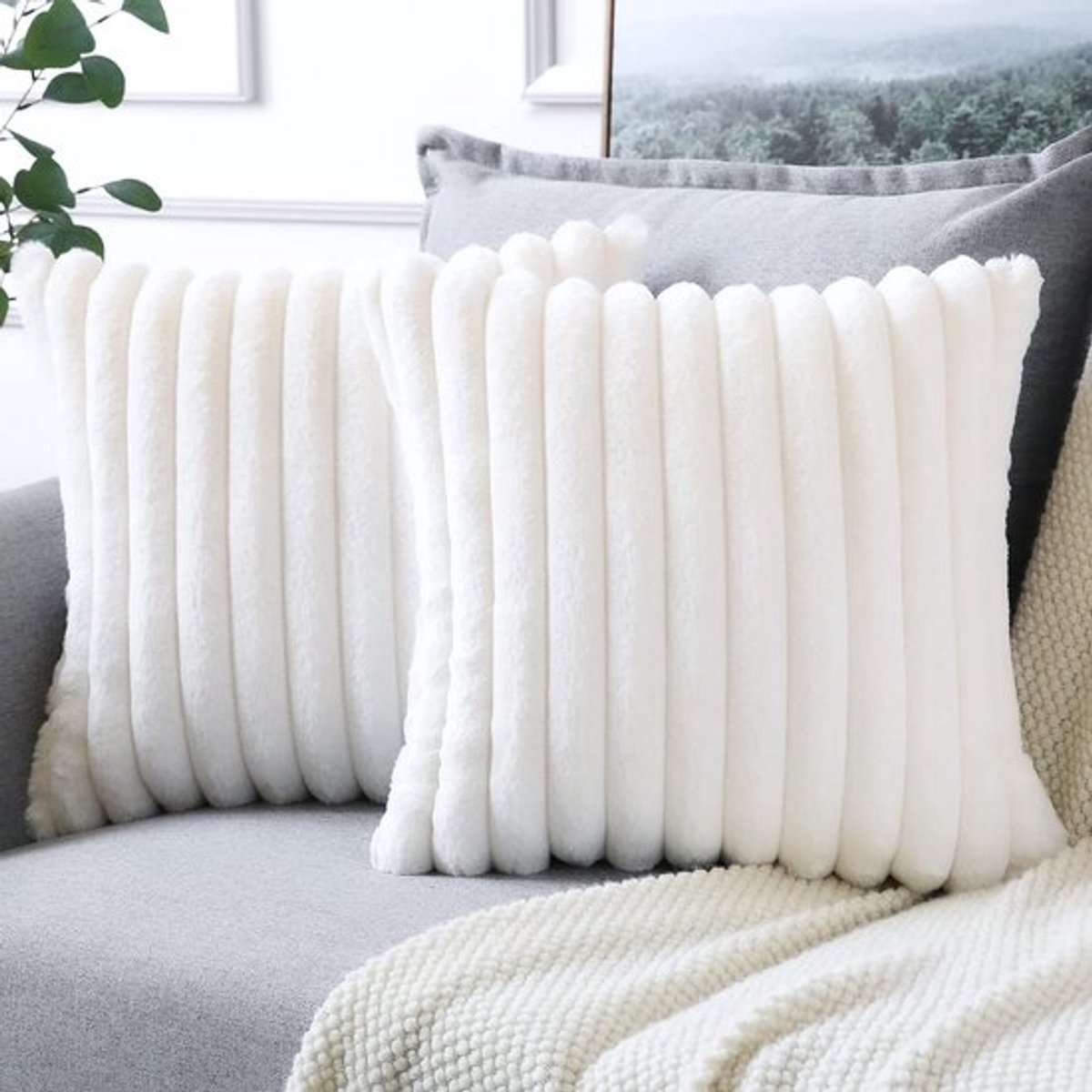 - Pluche Kussenhoezen - Decoratie - Set van 2 - Beige-Wit - Zachte Kussenslopen - Geschikt voor Woonkamer en Slaapkamer