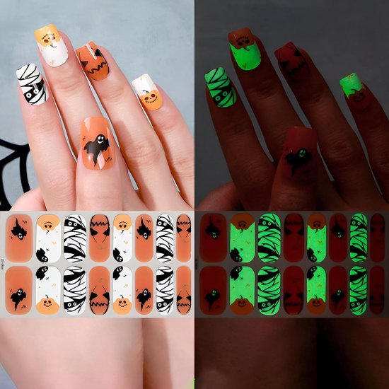 Halloween nagelstickers met spoken, mummies, pompoenen en katten, gloeiend in het donker.