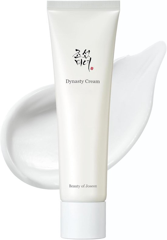 Witte tube 'Beauty of Joseon Dynasty Cream' met een veeg romige crème ernaast.
