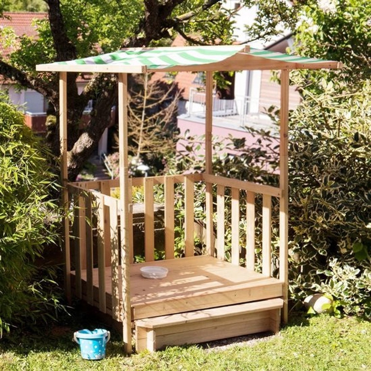 Houten Zandbak - Speelhuis met dak - Buiten spelen - Verplaatsbaar met wielen - 106x105x137 cm - Groen