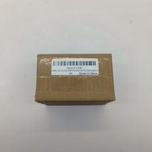 Bruine kartonnen doos met een barcode-etiket met de tekst B00ESYY30M, CE en Made in China.