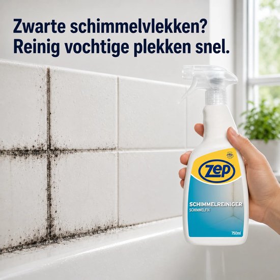 Hand met Zep schimmelreiniger spuit op zwarte schimmel op badkamertegels.