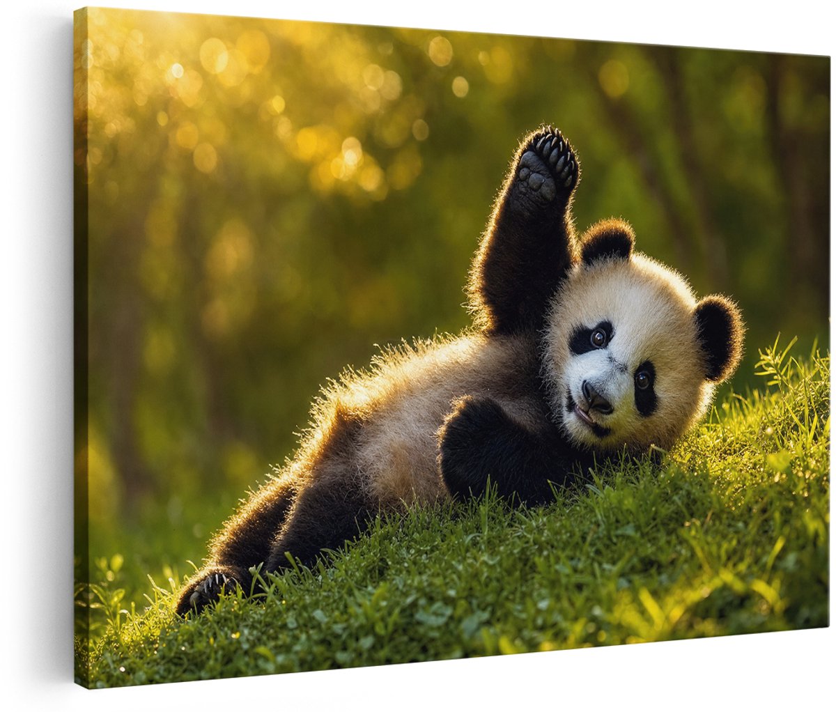 Artaza Canvas Schilderij Speelse Panda In Het Gras - Natuur Dieren Kunst - 150x100 cm - Groot - Wanddecoratie Woonkamer - Schilderijen - Muurdecoratie