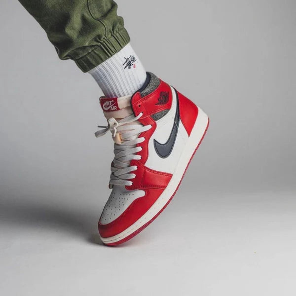 Jordan 1 Retro High OG Chicago Lost and Found