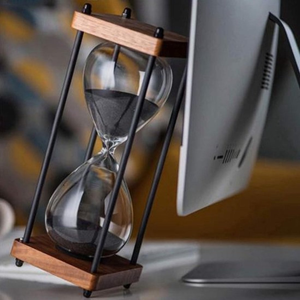 Zandloper Timer - Zandklok Decoratie - Tijdsmeting Keuken - Houten Frame - 15 Minuten - Zwart