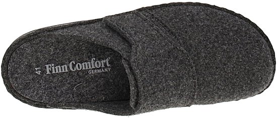 Bovenaanzicht van een antracietgrijze vilten slipper met "Finn Comfort Germany" op de binnenzool.