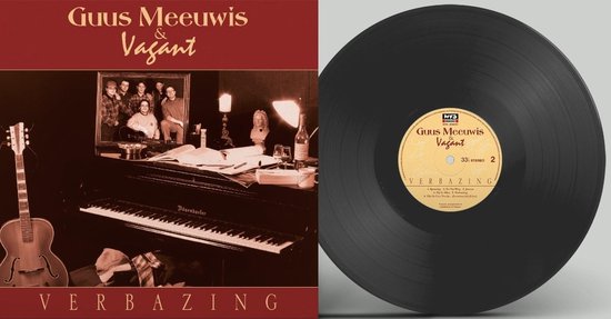 Albumcover 'Verbazing' van Guus Meeuwis & Vagant toont een piano, gitaar en een groep mannen in een bruine tint.