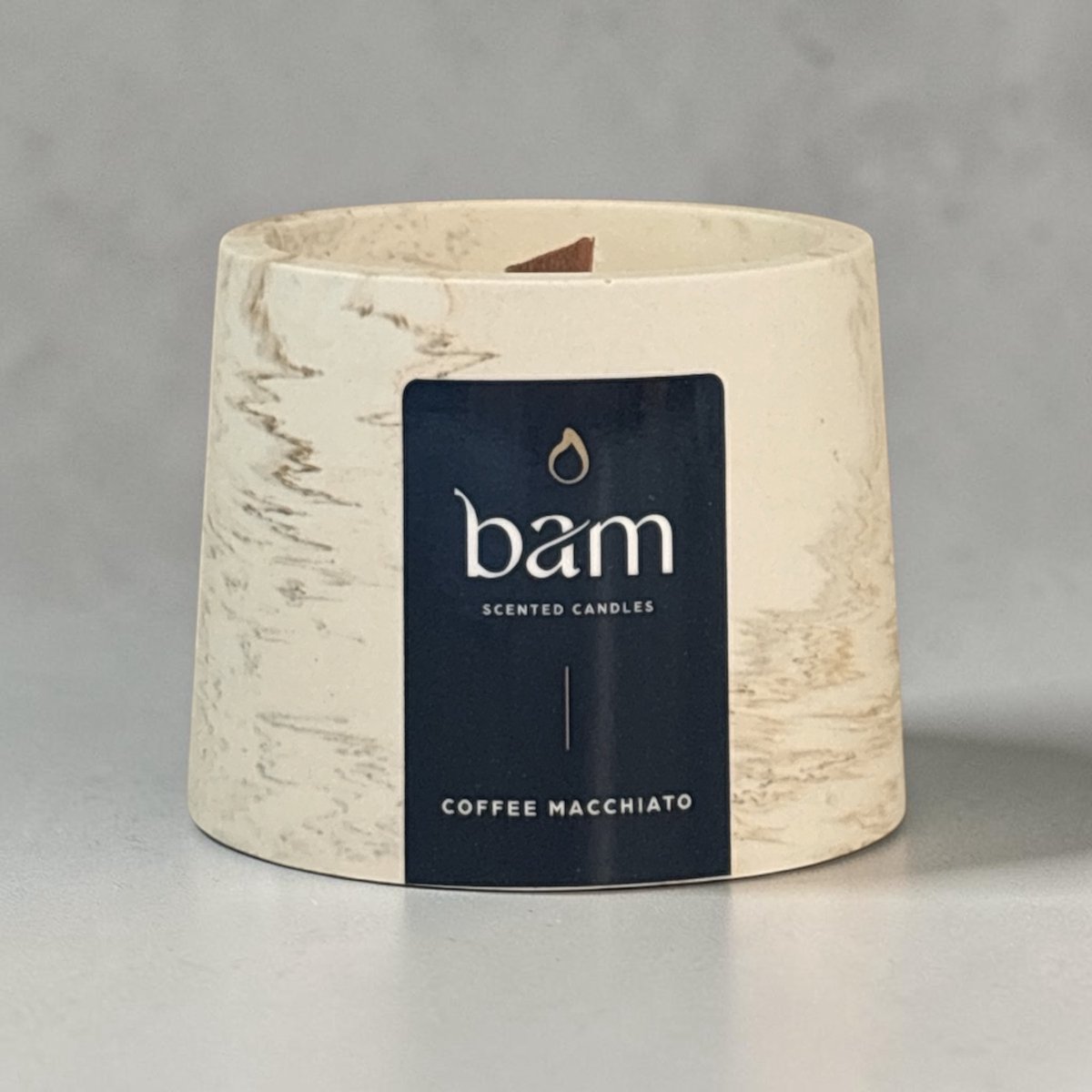 Bam Kaarsen Coffee Macchiato Geurkaars – Cone Collectie – Houten Wiek – Beige Gemarmerd Handgemaakt Potje – 100 g – 30 Branduren wit beige gemarmerd