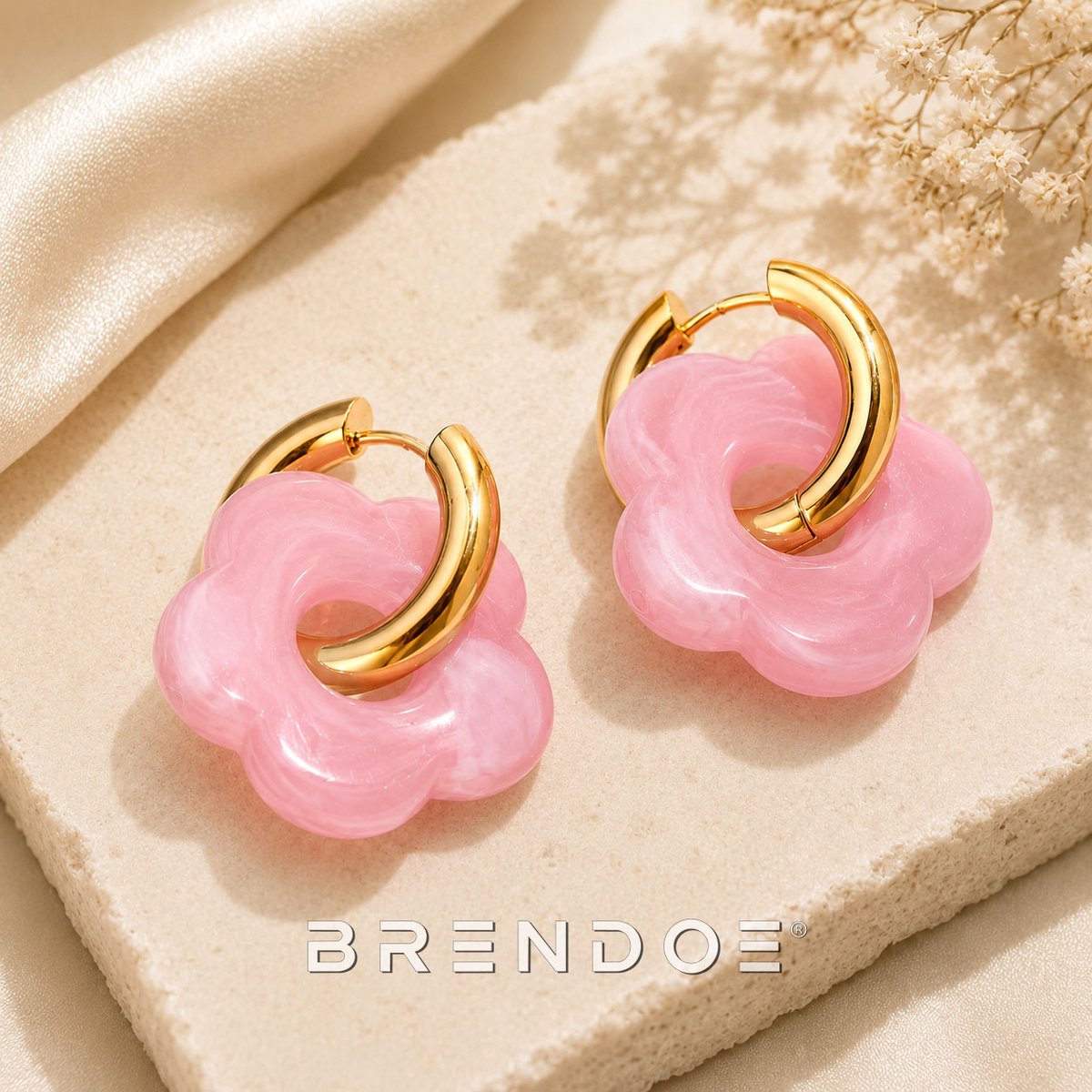 Brendoe Bloem Oorringen Lichtroze – Goudkleurige Oorbellen met Afneembare Acryl Bloem – Dames