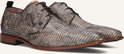 Bruine lage veterschoenen met reptielenprint en bruine veters.