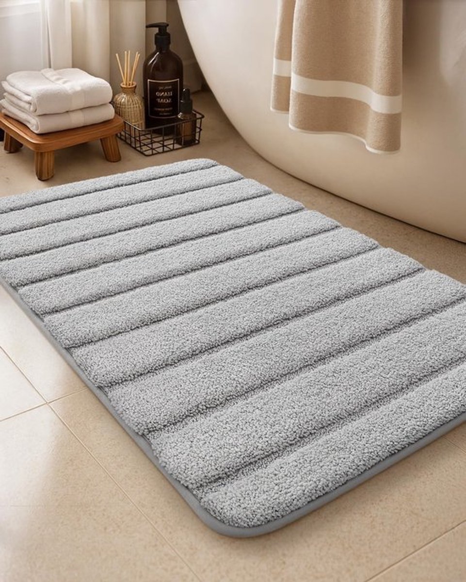 Badmat 44 x 76 cm - Antislip, Wasbaar en Comfortabel in Lichtgrijs voor Badkamerdecoratie