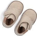 Beige vilten sloffen van Shoesme met klittenbandsluiting.