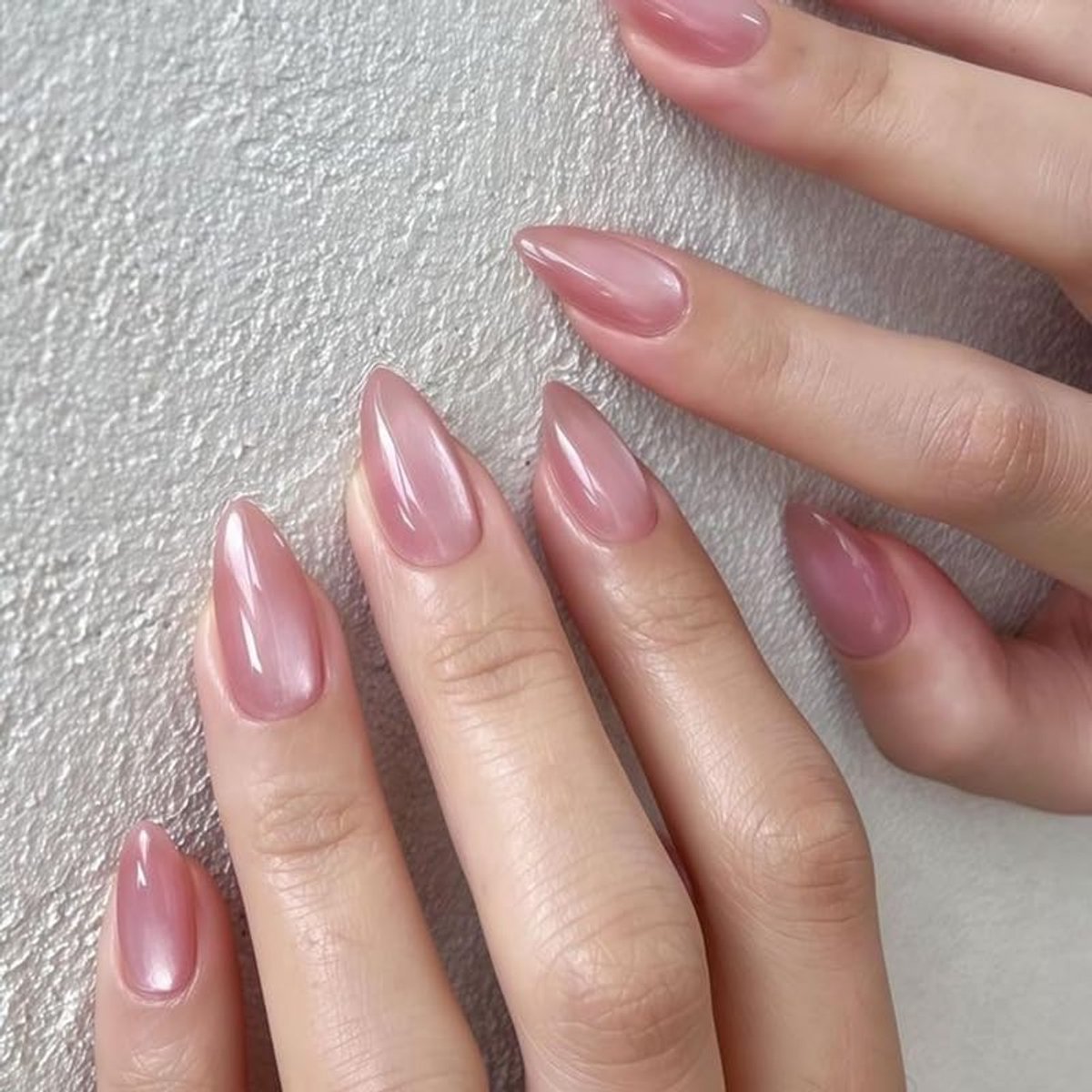 Kunstnagels, amandel nude roze Cat Eye magnetische eenkleurige kattenogen design glitter korte press-on nagels, natuurlijk roze fototherapie zoete zomer INS kunstnagels