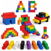 Verschillende bouwwerken van kleurrijke blokken: letters A en B, huis, papegaai, auto, regenboog, raket.