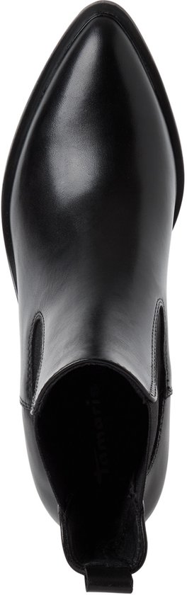 Boven weergave van een zwarte leren Chelsea boot met puntige neus en blokhak.