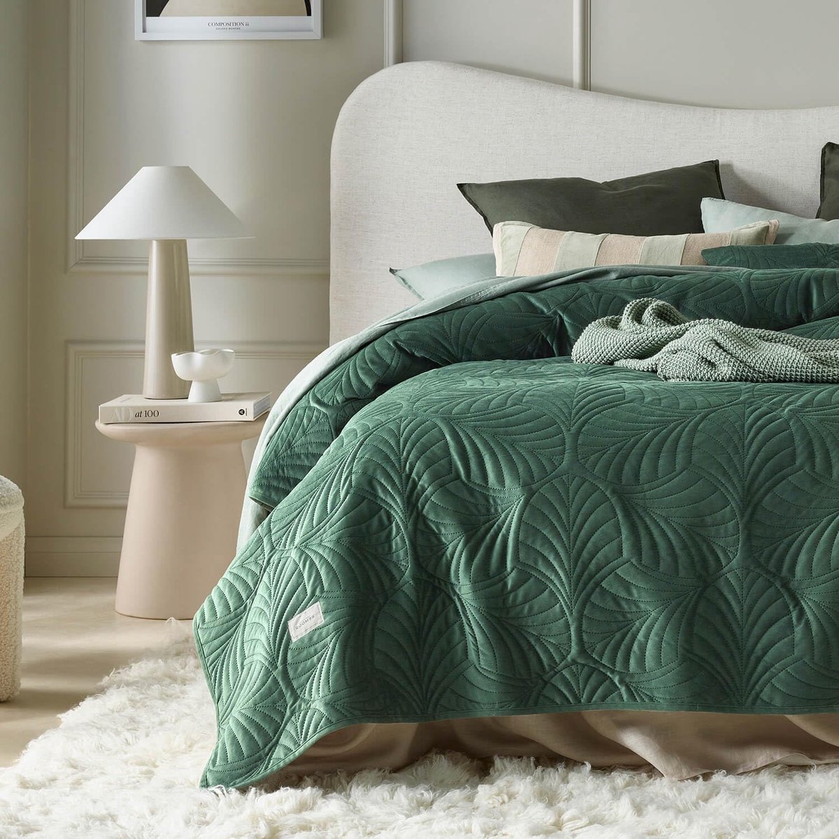 SnelShoppen - ROOM99 Feel Elegante Donkergroene Sprei 200 x 220 cm, Veelzijdige Woondeken, Bedsprei of Bankovertrek in Quilt-Stijl, Fluweel voor Bed e