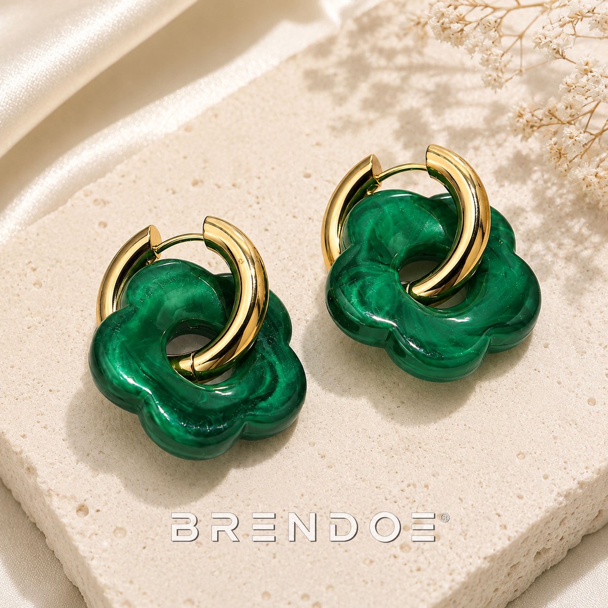 Brendoe Bloem Oorringen Donkergroen – Goudkleurige Oorbellen met Afneembare Acryl Bloem – Dames