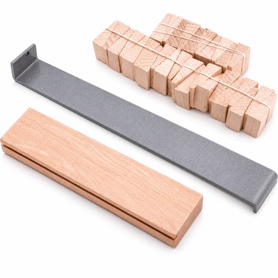 Laminaat legset met metalen trekijzer, houten aanslagblok en 30 houten wiggen gebundeld.