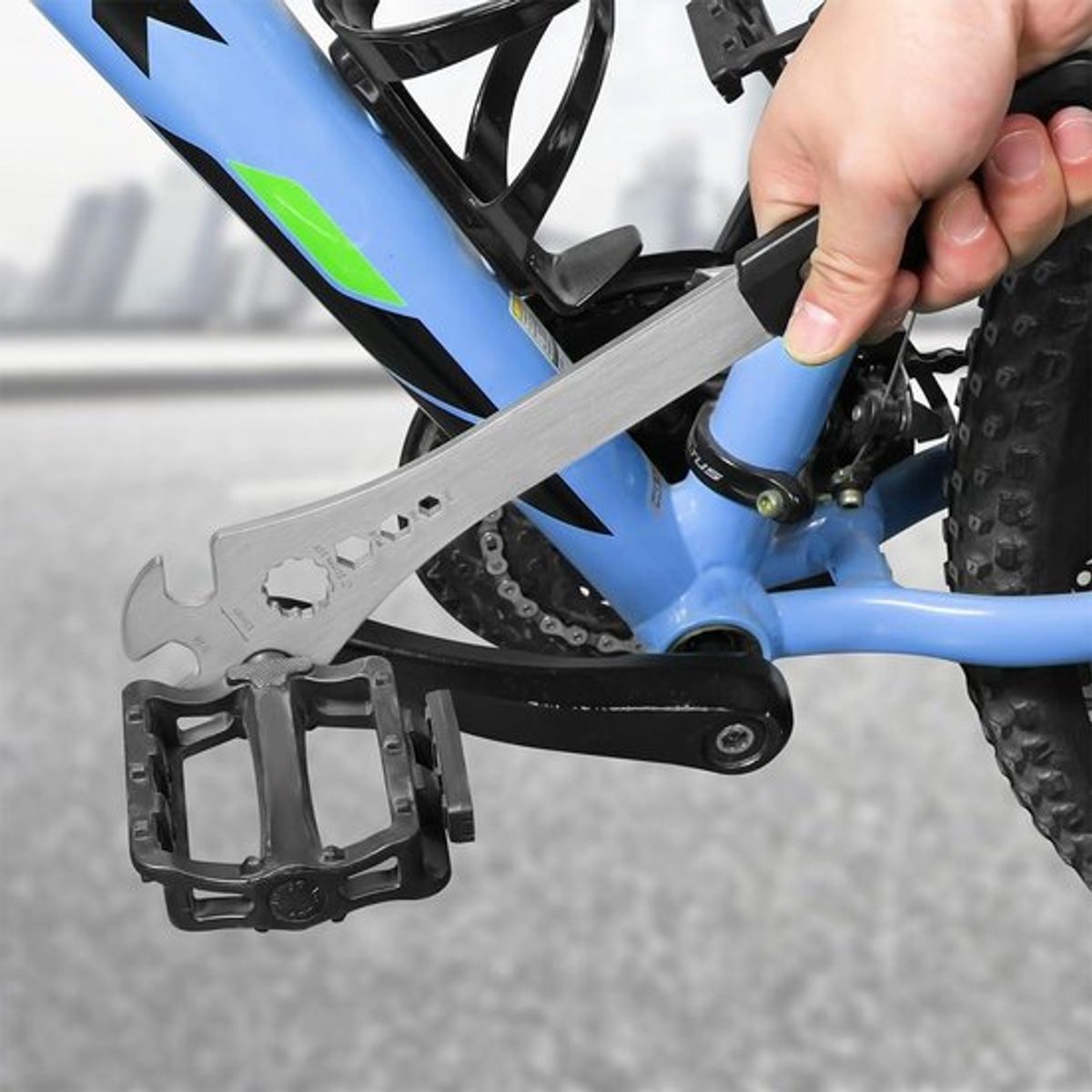 - Fiets Pedaal Sleutel - Verwijderingsgereedschap - Lang - Multifunctioneel - 15mm 21mm 10T 9/16 - Fiets - Zwart - Geschikt voor diverse modellen - Langsteel Pedaal Verwijderingsgereedschap met 320mm steel