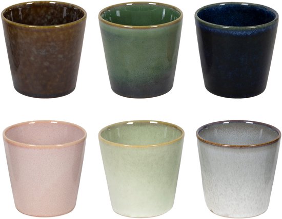 Zes aardewerken kopjes met een geglazuurde, gradiënt afwerking in bruin, groen, blauw, roze en grijs.