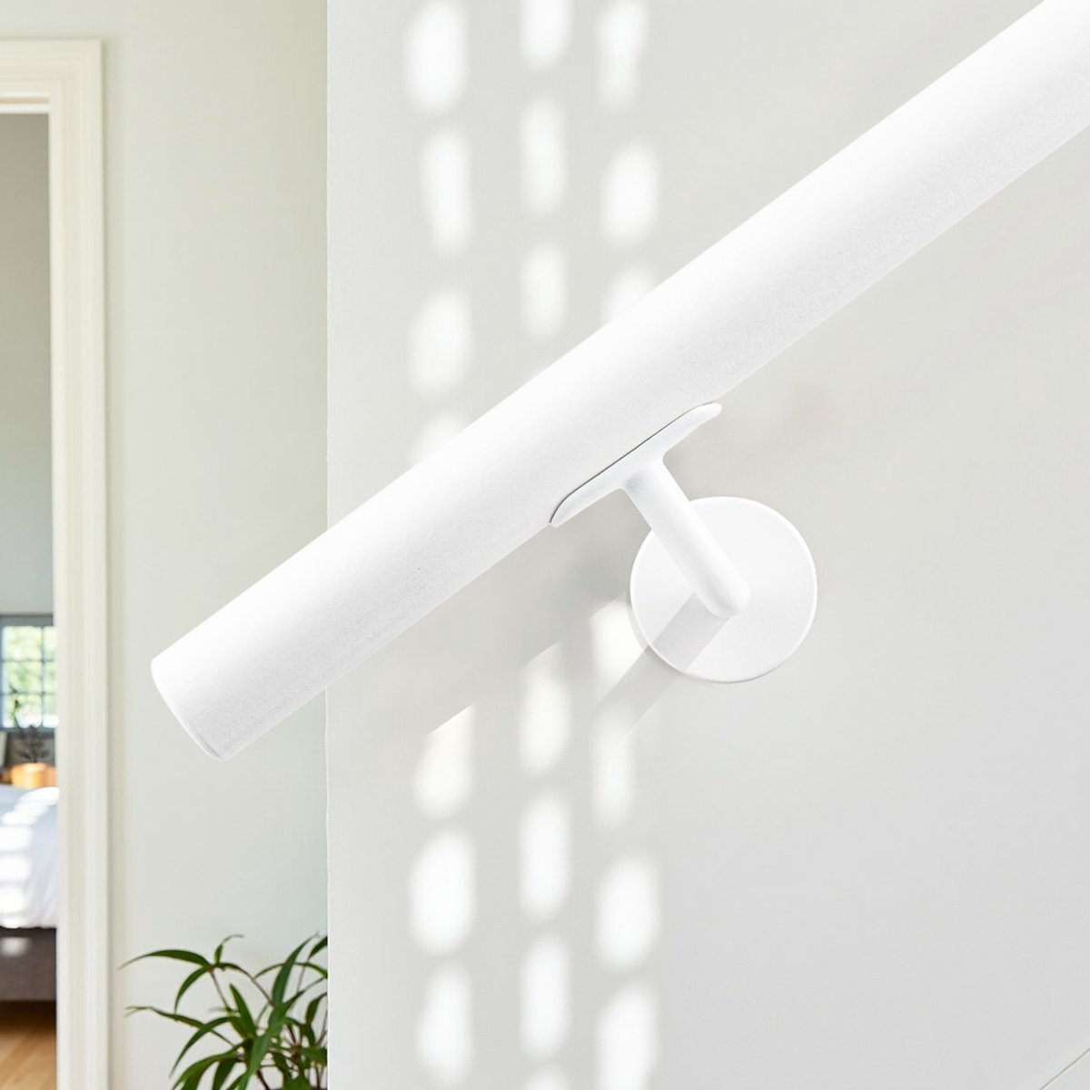 Trapleuning Wit Hardhout – Rond (38 mm) – Lengte: 100 cm – Inclusief 2 witte leuninghouders