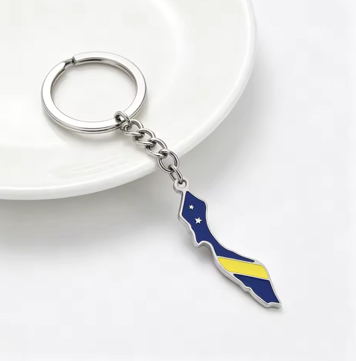 Curaçao Sleutelhanger - Kleur: Zilver - Korsou / Curacao / Dushi - Sleutelhanger - Hoge Kwaliteit - RVS / Roestvrijstaal / Stainless Steel - Incl. Luxe Verpakking - Mooie Sleutelhanger / Keychain - Cadeau / Kado