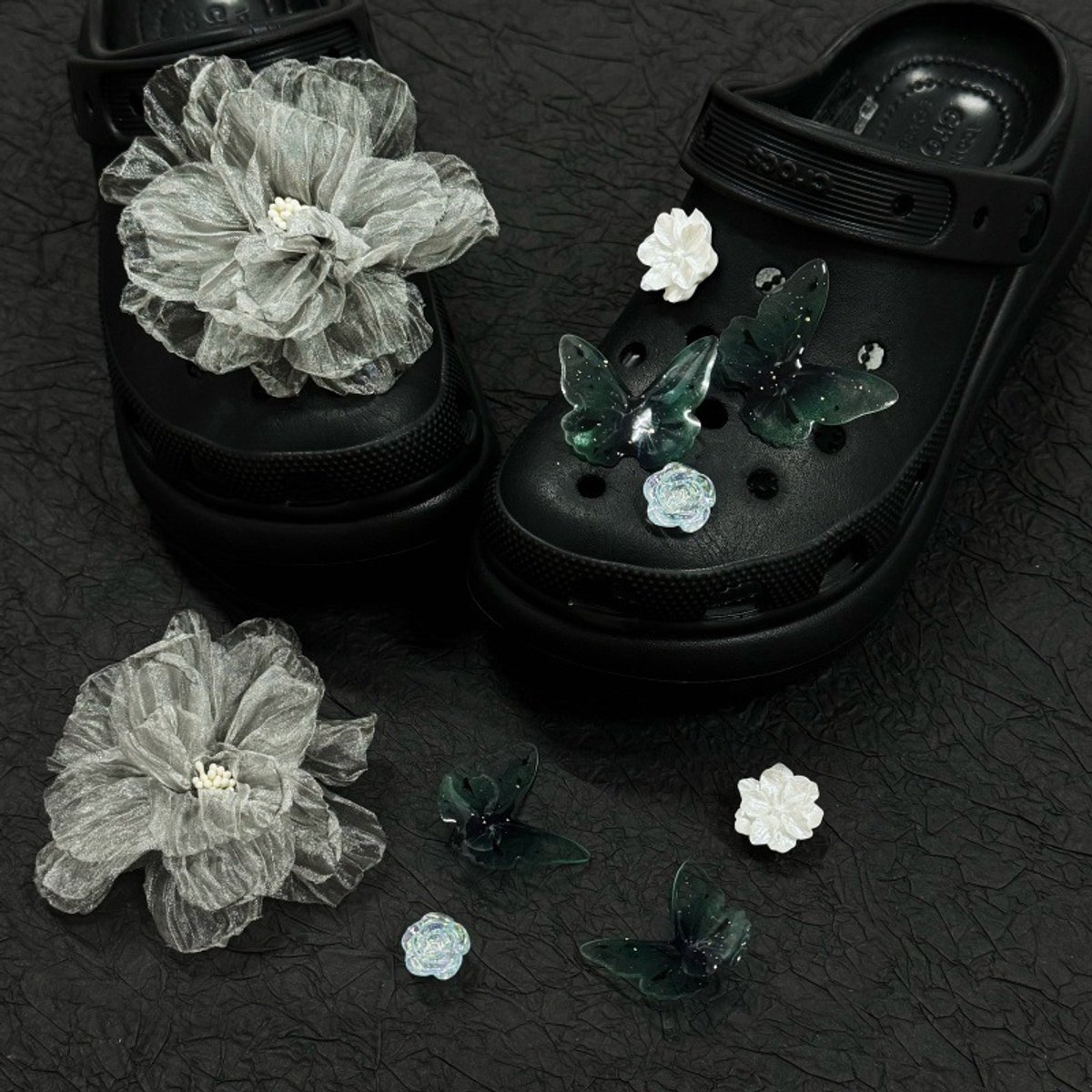Schoenaccessoires-geschikt voor crocs charms- geschikt voor crocs pins- geschikt voor crocs Accessoires- geschikt voor Crocs Jibbitz-CJ-427 Donker groene vlinderstof bloemen